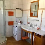 Cosy In Quiet Residential Area - Newly Renovated バート・イシュル