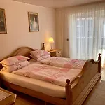 Cosy In Quiet Residential Area - Newly Renovated *