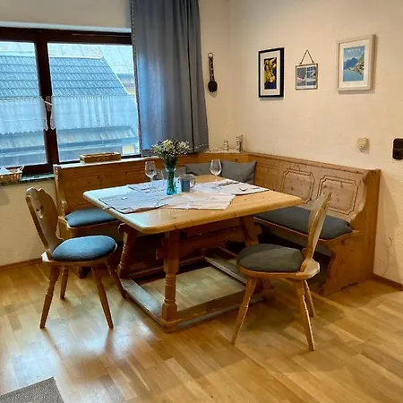 Cosy In Quiet Residential Area - Newly Renovated Apartment Bad Ischl