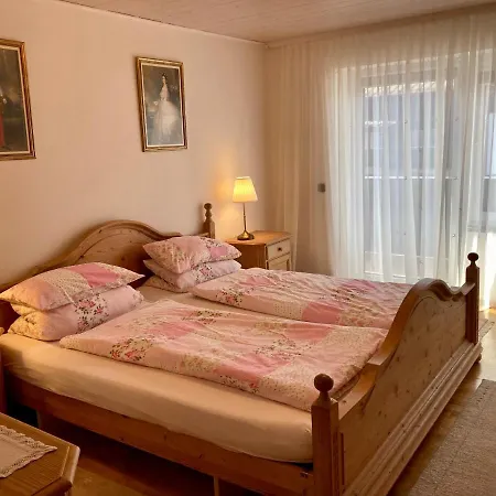 Cosy In Quiet Residential Area - Newly Renovated *