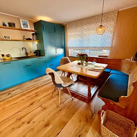 Apartment Cosy In Quiet Residential Area - Newly Renovated