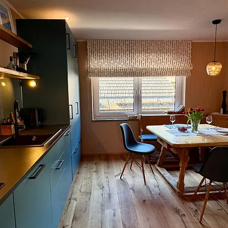 Cosy In Quiet Residential Area - Newly Renovated * 바드이스흘