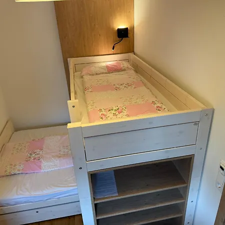 Apartment Cosy In Quiet Residential Area - Newly Renovated