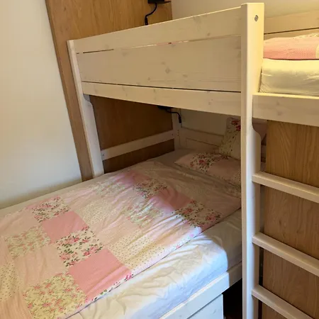 Cosy In Quiet Residential Area - Newly Renovated
