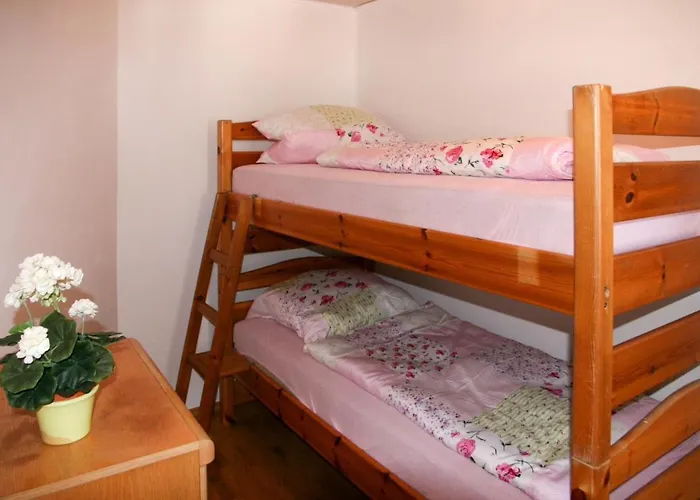 Cosy In Quiet Residential Area - Newly Renovated Lejlighed *