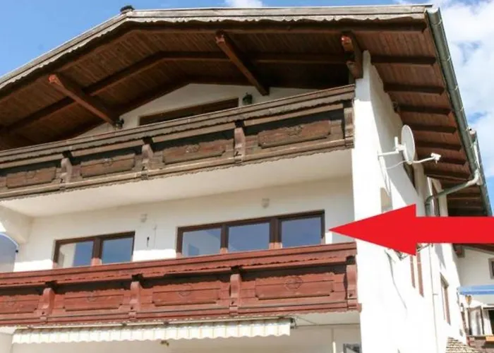 Cosy In Quiet Residential Area - Newly Renovated *