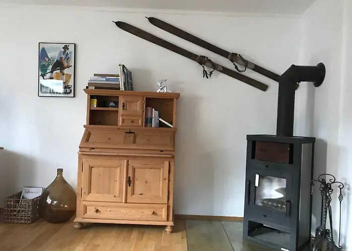 Cosy In Quiet Residential Area - Newly Renovated