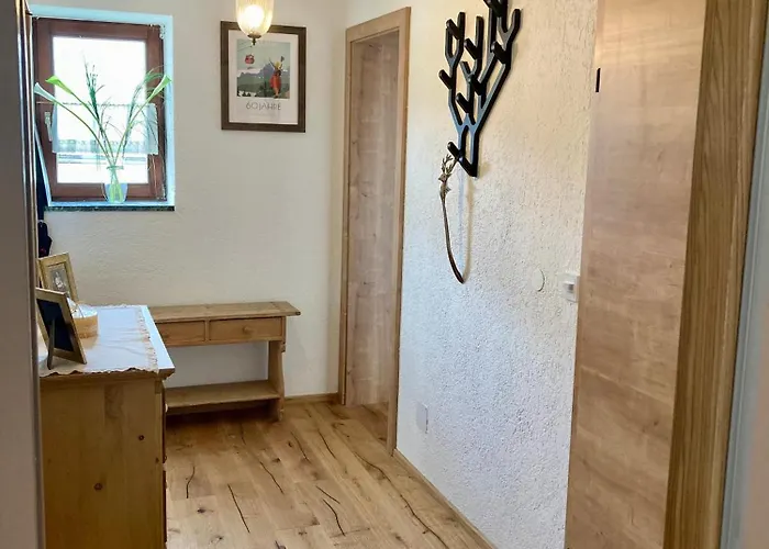 Cosy In Quiet Residential Area - Newly Renovated